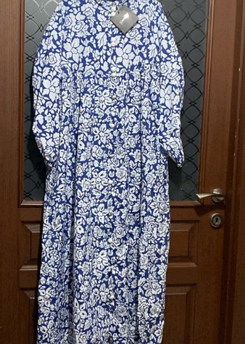 Mavi Çiçek Desenli Uzun Kollu Uzun Elbise - Görsel 3