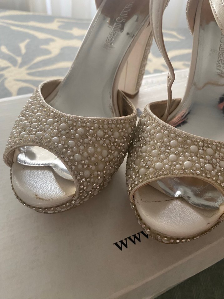 Bej Parlak Nakışlı Yüksek Topuklu Kadın Ayakkabı - Görsel 5