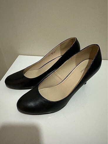 41 Beden siyah Renk Topuklu ayakkabı