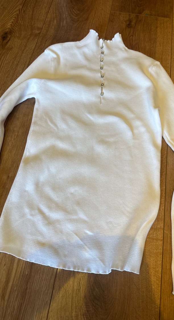 Düğmeli Beyaz Uzun Kollu Yüksek Yaka Kadın Kazağı - Görsel 2