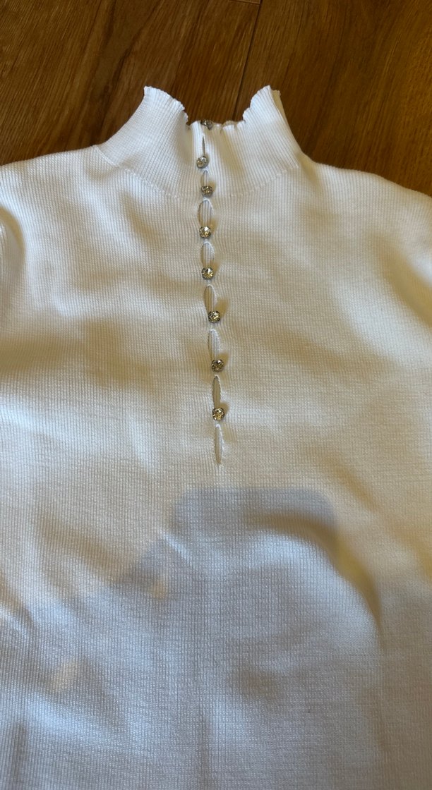 Düğmeli Beyaz Uzun Kollu Yüksek Yaka Kadın Kazağı - Görsel 3