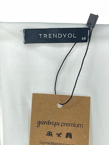 40 Beden beyaz Renk Trendyol & Milla Uzun Elbise %70 İndirimli.