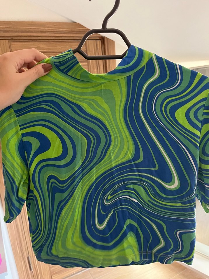 Yeşil Tie-Dye Kısa Kollu Boğazlı Bluz - Görsel 2