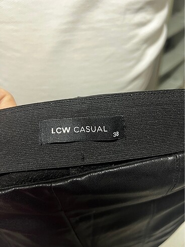 Yırtmaçlı deri pantolon - Görsel 4