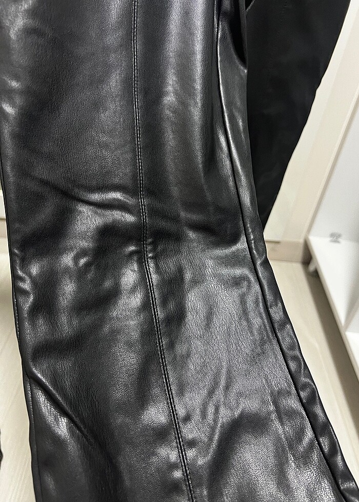 Yırtmaçlı deri pantolon - Görsel 5
