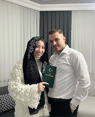 Beyaz güllü ceket - Görsel 4