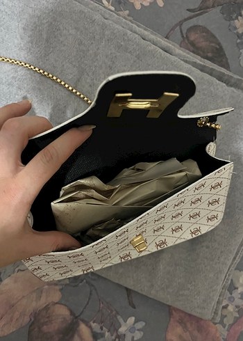 Zincir Detaylı Beyaz Yılan Desenli Kadın Çanta - Görsel 3