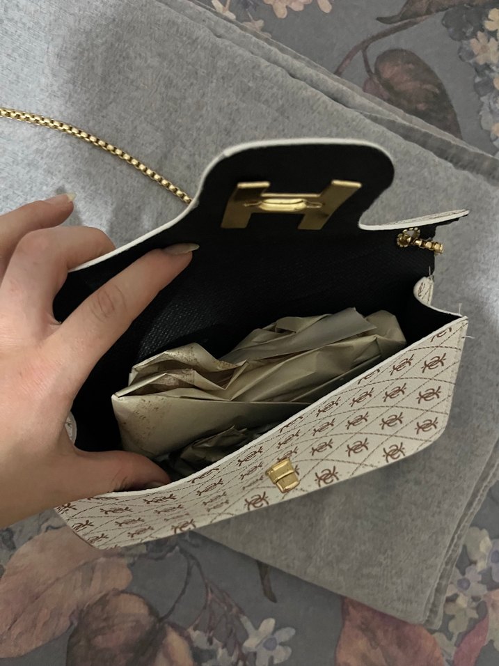 Zincir Detaylı Beyaz Yılan Desenli Kadın Çanta - Görsel 3