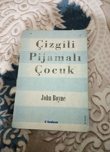 Çizgili pijamali çocuk kitabı 