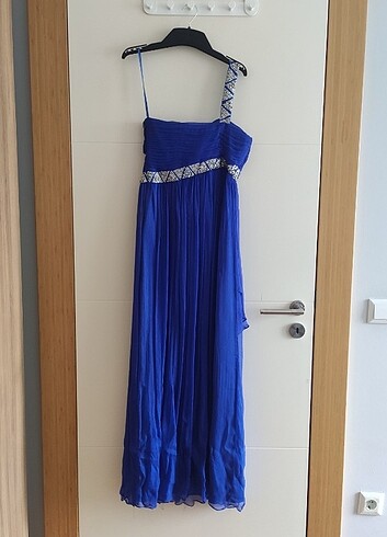 BCBG Maxazria Gece Elbisesi BCBGMAX AZRIA marka( 34 Beden )