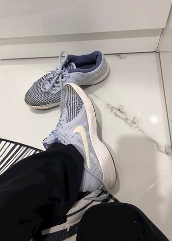 Nike koşu ayakkabısı - Görsel 2
