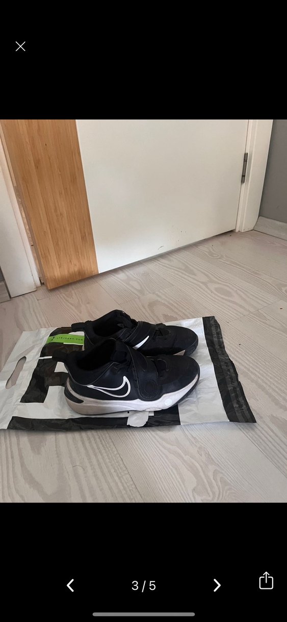 Nike Team Hustle D 11 Siyah  Spor Ayakkabı - Görsel 2