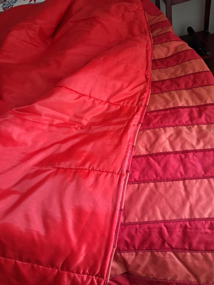 Özel diktirilmiş, Kırmızı Çizgili Saten,Astarlı Yatak Örtüsü - Görsel 4