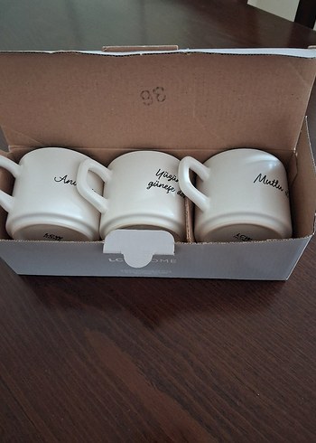 LCW marka Beyaz ve Siyah Renkli Yazılı Seramik Fincanlar - Görsel 2