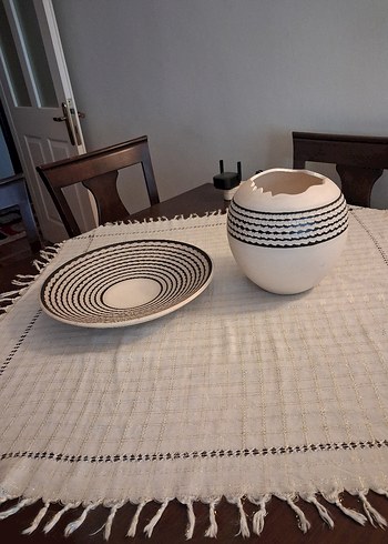 Çin malı Ekru Renkte Siyah Desenli Seramik Vazo ve Tabağı - Görsel 4