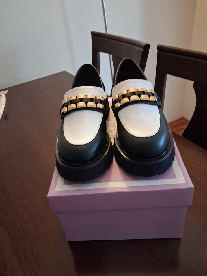 Beyaz/ Siyah Gold tokalı 39 numara Kadın Loafer - Görsel 2