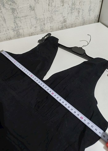 MUDO Siyah Drapeli V Yaka Midi Elbise - Görsel 6