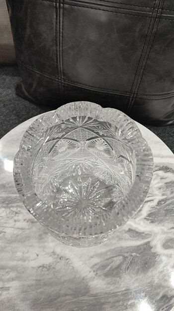 Beden beyaz Renk !!! KRİSTAL VAZO!!!25CM YÜKSEKLİK 47CM ÇAPINDA