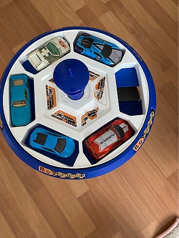 Beden Renk Araba otopark ve kaydırak