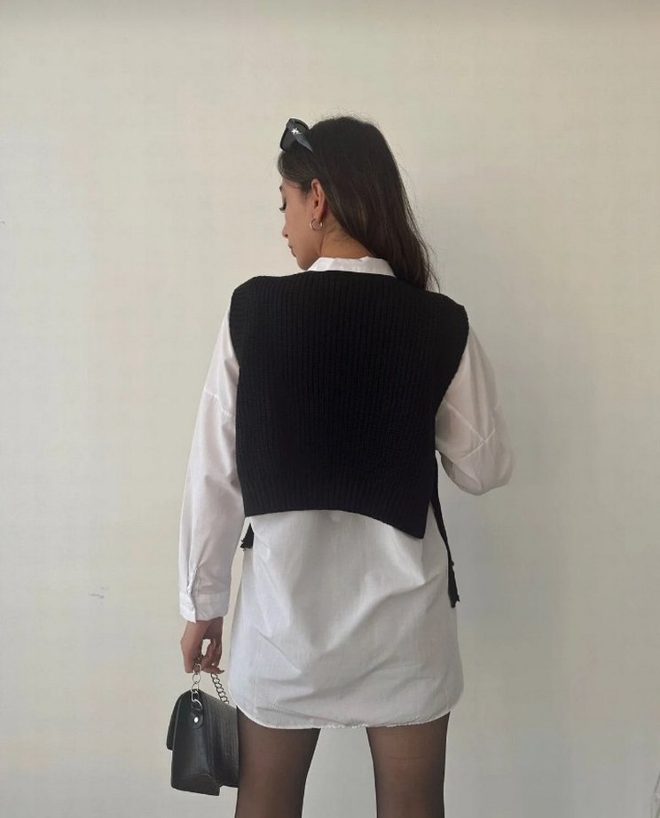 Siyah Örgü Kısa Süveter - Görsel 2