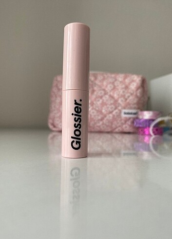 Glossier Ruj