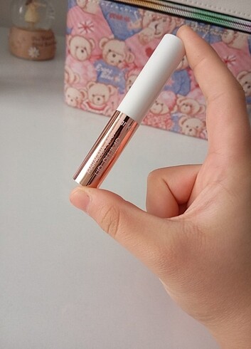 Beden TARTE GLOSS