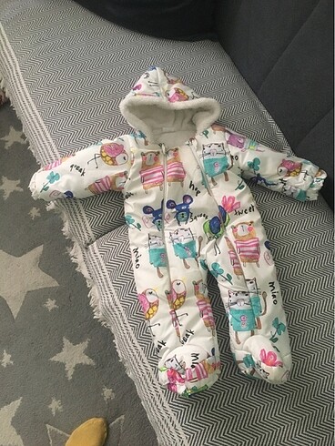 Bebek astronot tulum