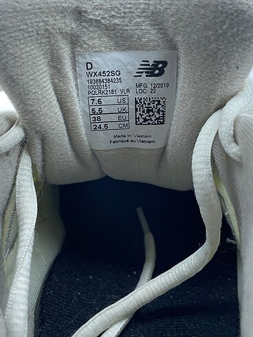 38 Beden beyaz Renk New Balance Spor Ayakkabı %70 İndirimli.