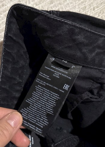 Siyah Salaş Mini Kot Şort - Görsel 4