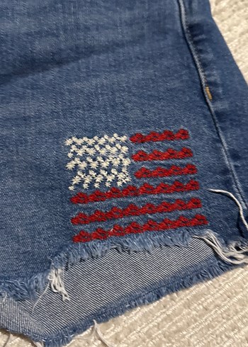 Nakışlı Koyu Mavi Kadın Denim Mini Şort - Görsel 3