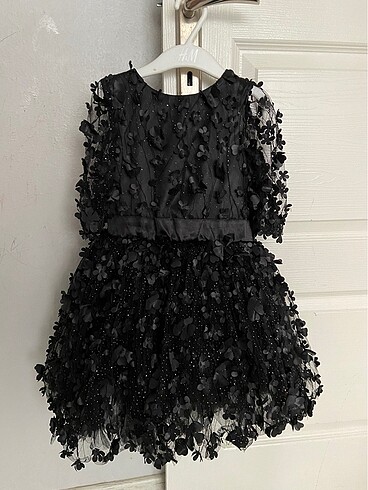 Siyah çiçekli abiye elbise