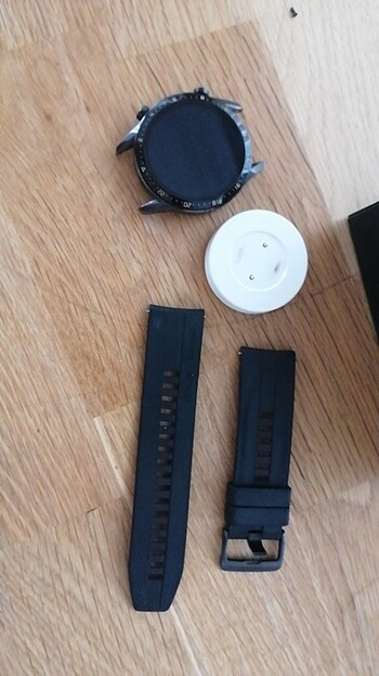 Huawei Huawei Watch Gt 2 46 mm Orjinal Şarj Aleti ve Siyah Kayış