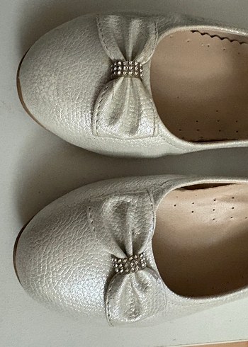 Kız Çocuk Beyaz Tokalı Bale Ayakkabısı - Görsel 3