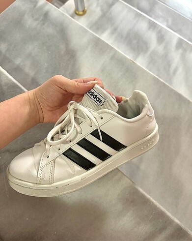 36,5 Beden Adidas kadın spor ayakkabı