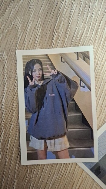 Pvc kaplamalı 8 adet blackpink jisoo fotokart(pazarlık payı vard