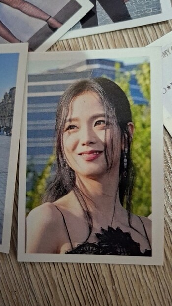 Beden Renk Pvc kaplamalı 8 adet blackpink jisoo fotokart(pazarlık payı vard