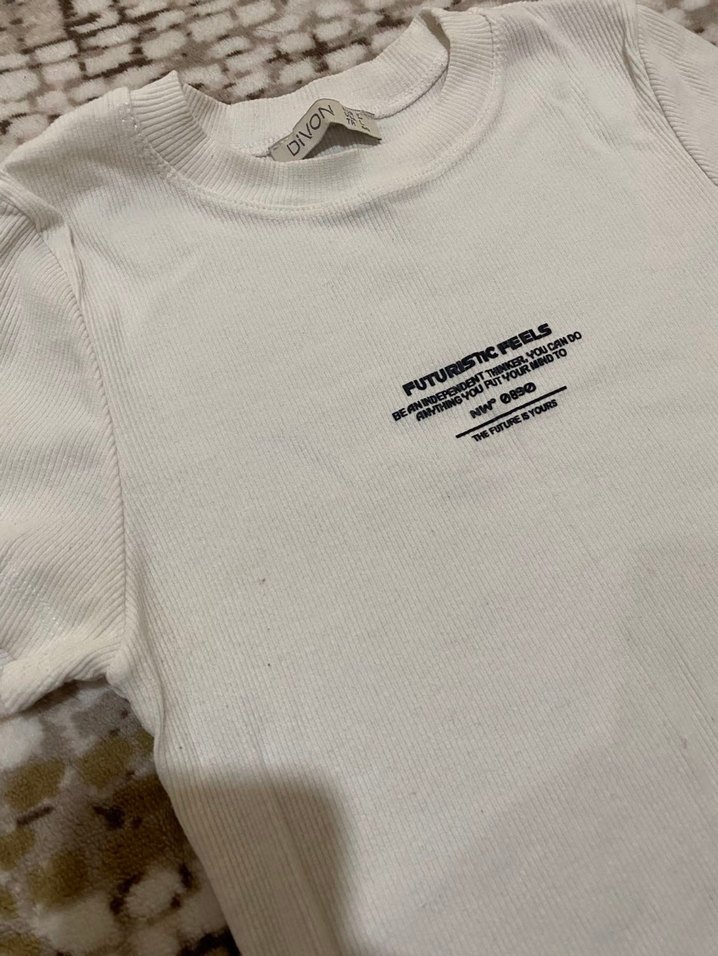 Beyaz Baskılı Kısa Kollu Tişört Crop - Görsel 2