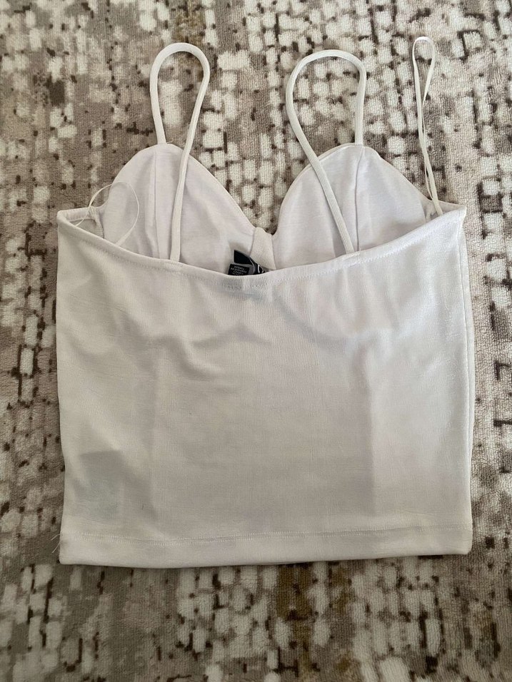 Beyaz kadın askılı crop - Görsel 2