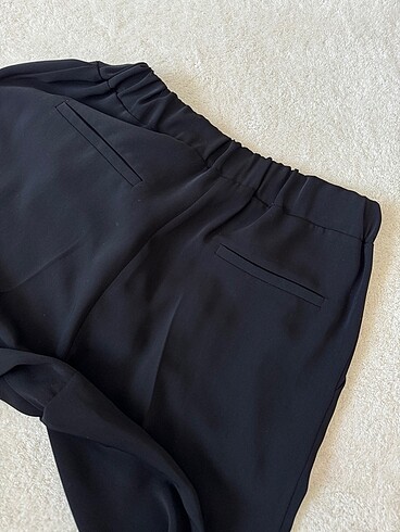 36 Beden siyah Renk Pileli havuç tip kumaş pantolon