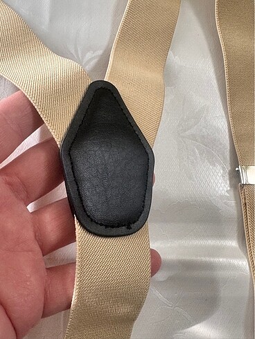 Krem rengi ayarlanabilir lastikli askı - Görsel 3