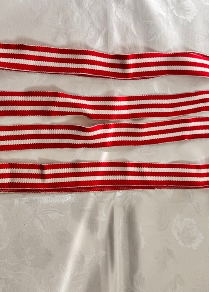 Kırmızı çizgili lastik pantolon askısı - Görsel 4