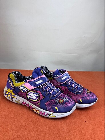 Orijinal Skechers 35 numara spor ayakkabı