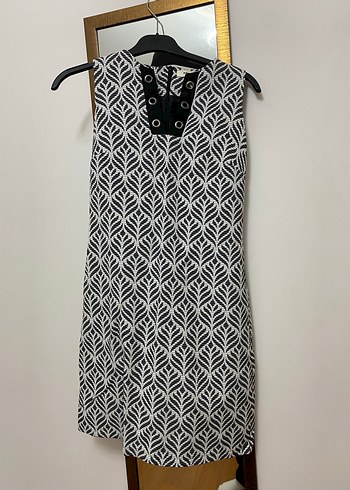 Gri V Yaka Kemerli Midi Elbise