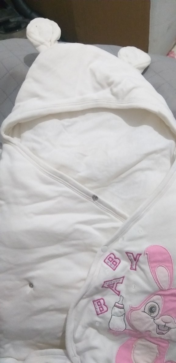 Beyaz Nakışlı Bebek Battaniyesi - Görsel 3