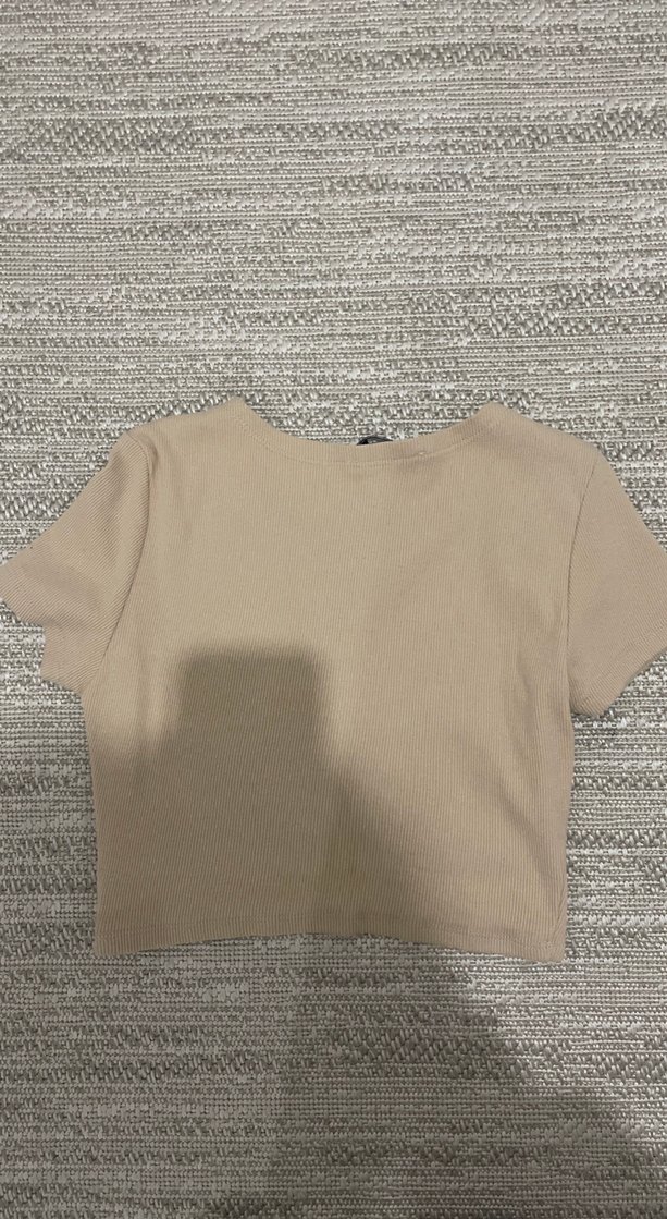 Bej Kısa Kollu Crop Top - Görsel 2