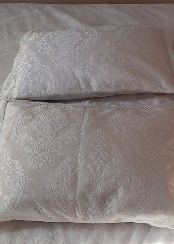 Beden beyaz Renk Beyaz Nakışlı Yatak Örtüsü