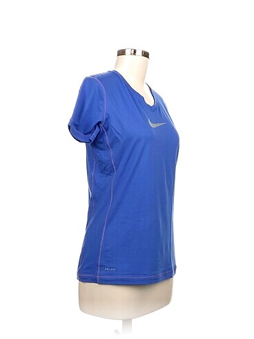 Nike Nike T-shirt %70 İndirimli.