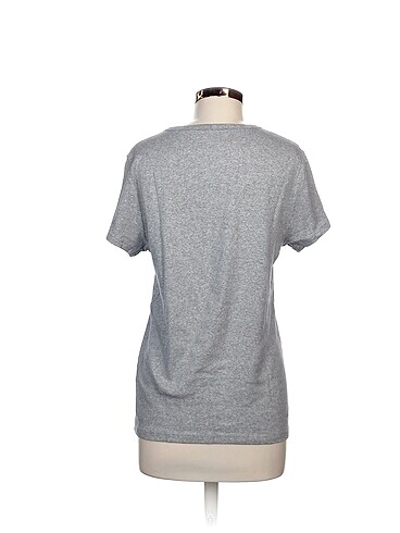 xl Beden Gap T-shirt %70 İndirimli.
