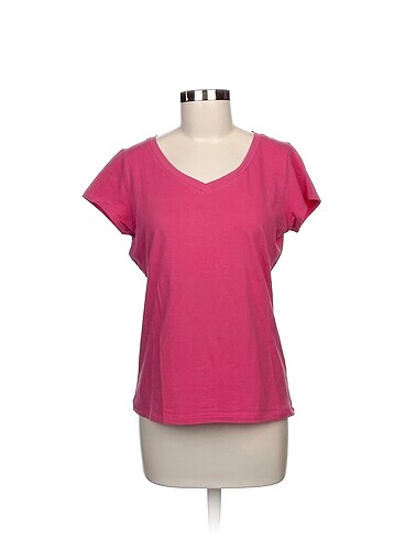 Gap T-shirt %70 İndirimli.