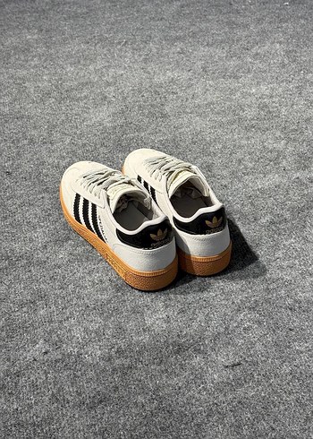 39 Beden gri Renk Adidas Spezial